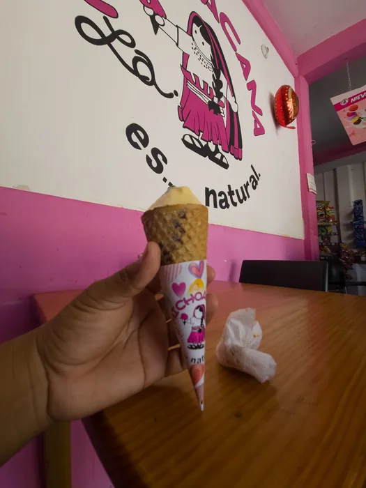 Cono de helado artesanal en barquillo de La Michoacana San Dionisio del Mar, Oaxaca — el barquillo del Istmo de Tehuantepec